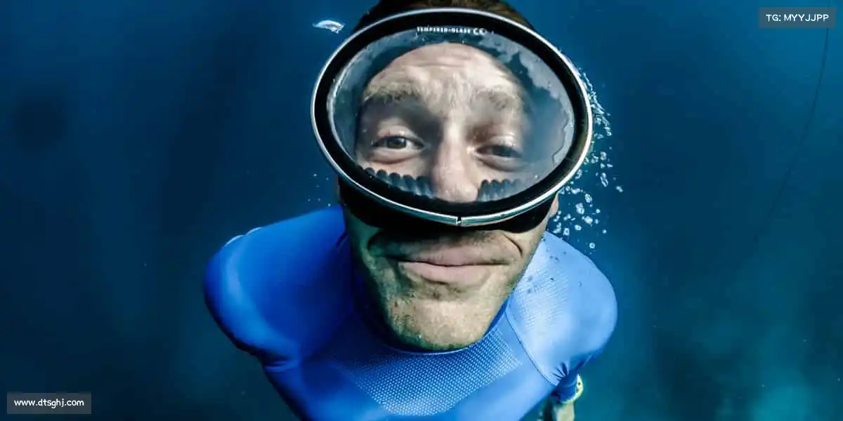 <strong>2026世界杯app平台</strong>🏊‍♂️在泳池里乘风破浪，每一次摆臂都是与自己的较量！